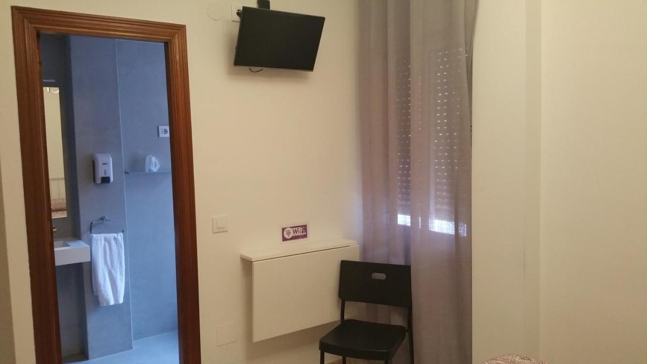 Hostal Tilos Malaga Luaran gambar